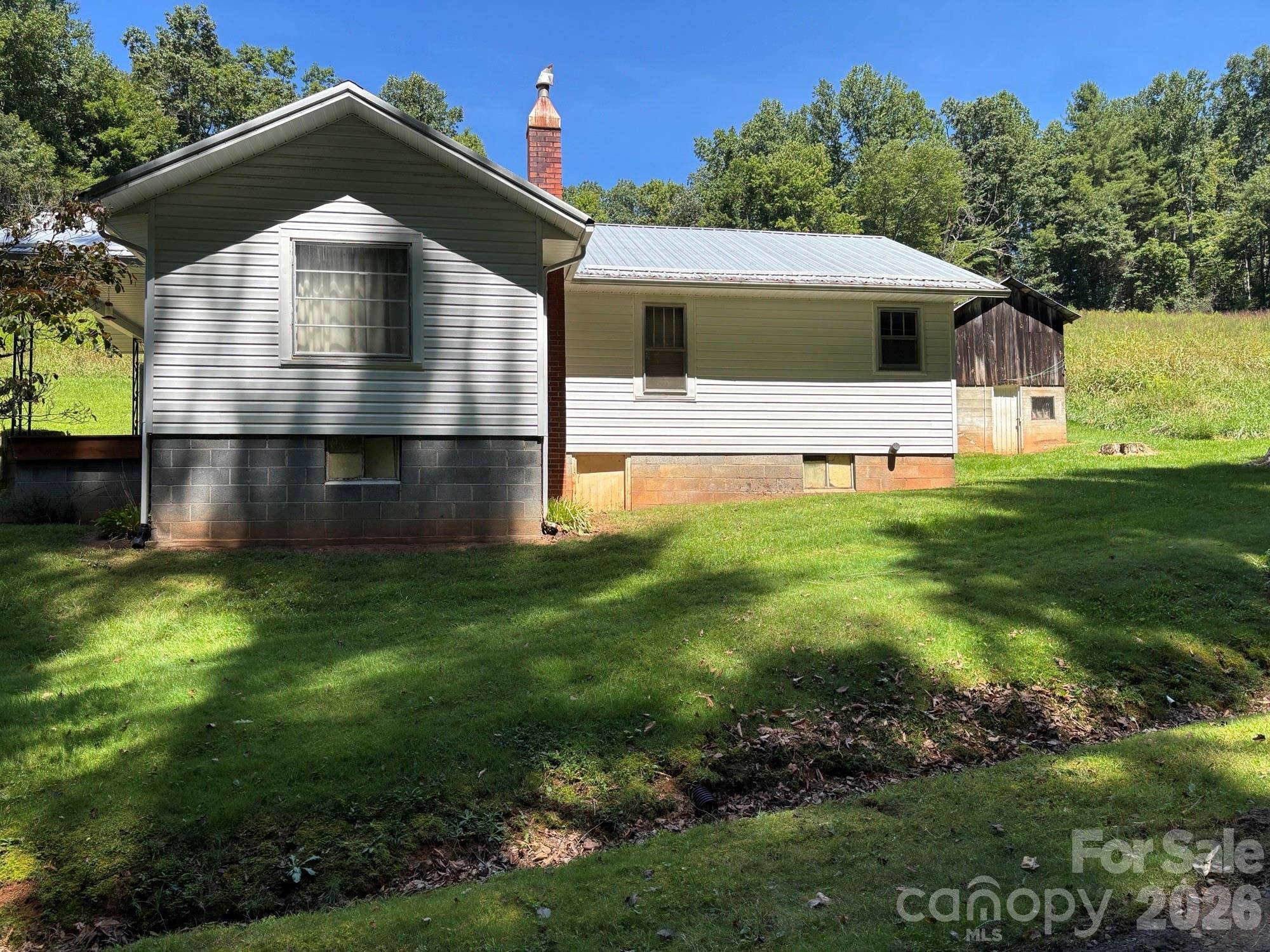 377 Sam Gouge RD, Bakersville, NC 28705