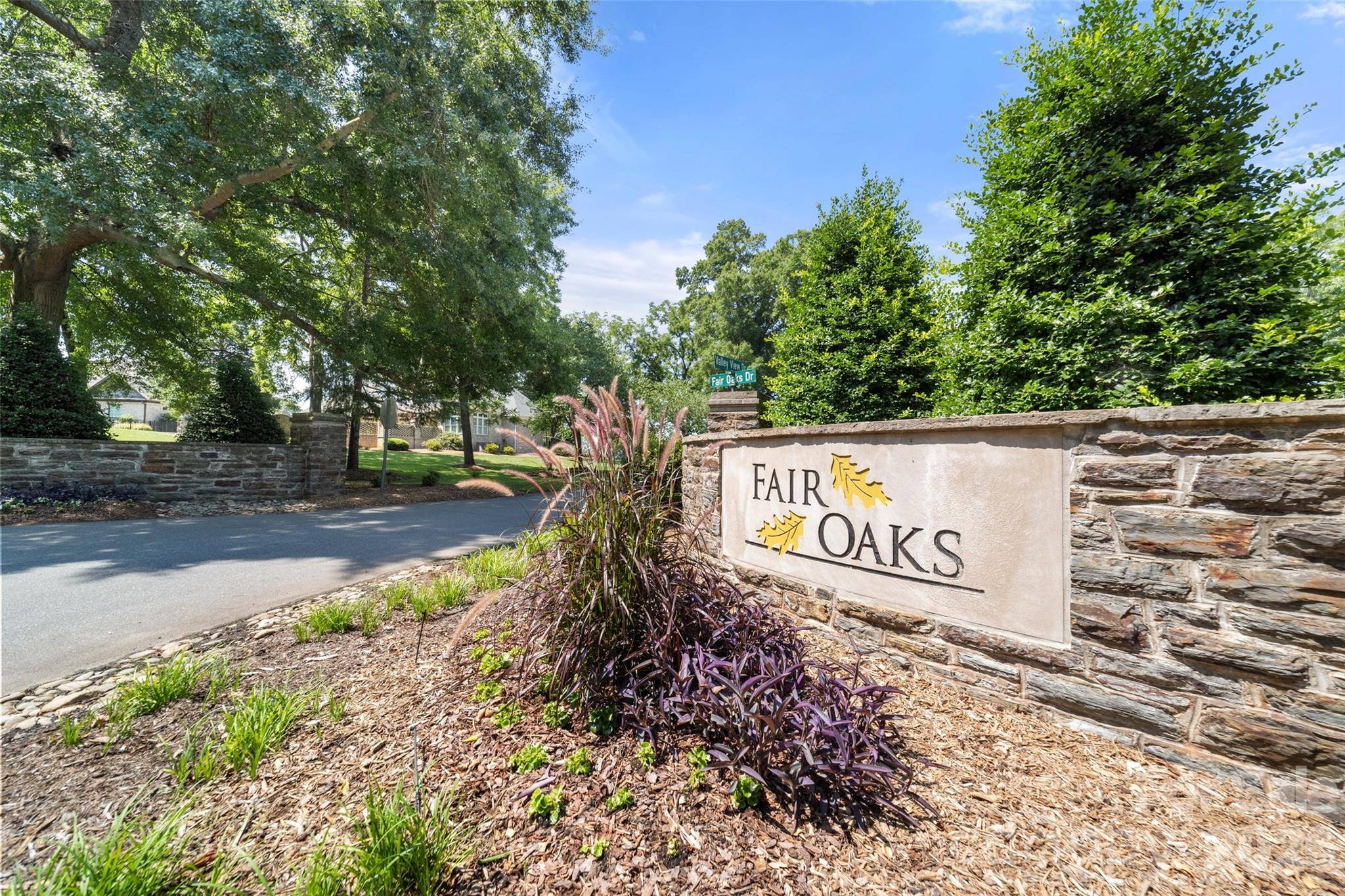 3925 Valley View CIR, Clemmons, NC 27012