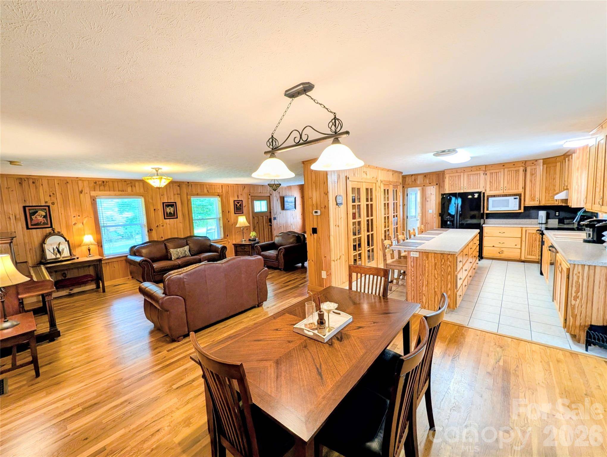 213 Rustling Pines DR, Hendersonville, NC 28792