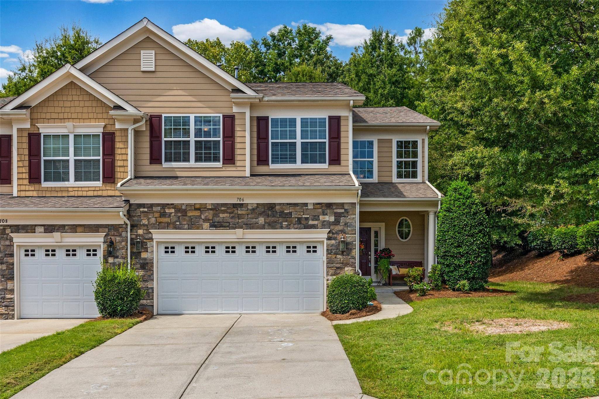706 Deerbrook LN, Tega Cay, SC 29708