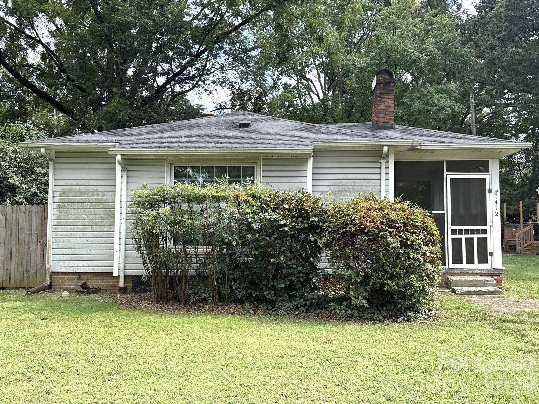 1412 Claridge LN, Charlotte, NC 28209