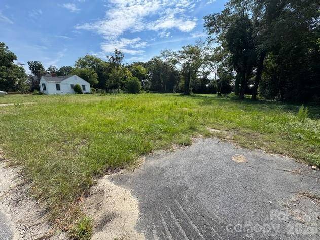121 S Dennis AVE, Bishopville, SC 29010