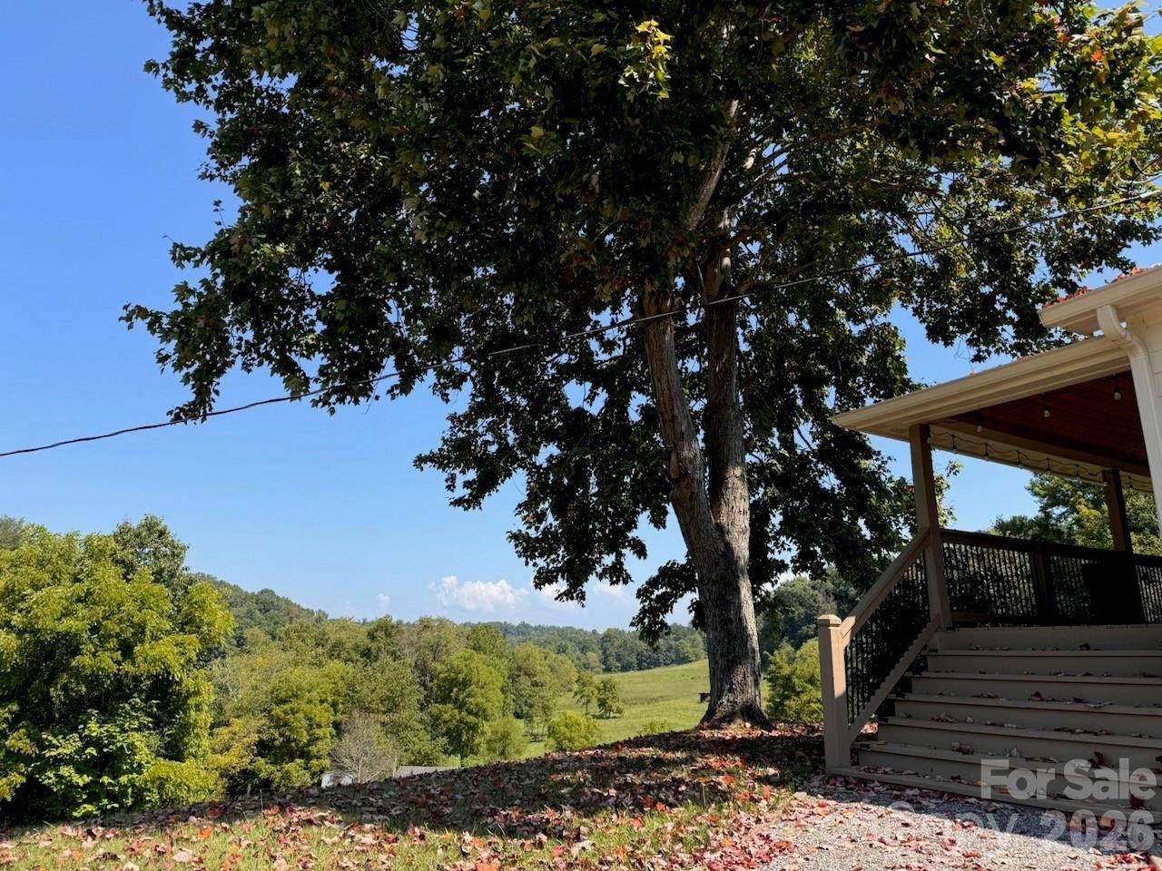 255 Dix Creek No 1 RD, Leicester, NC 28748