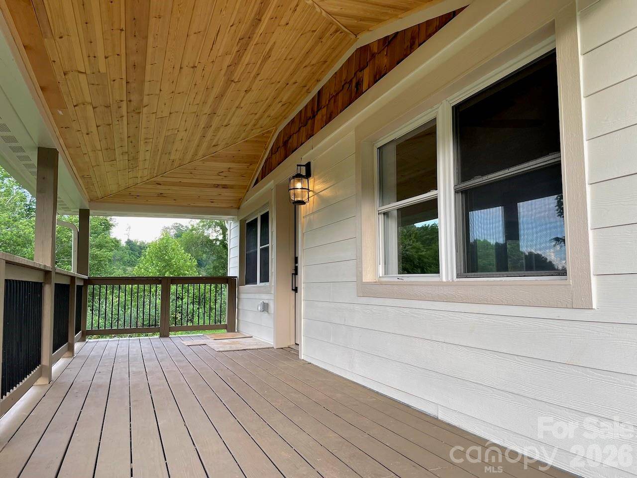 255 Dix Creek No 1 RD, Leicester, NC 28748