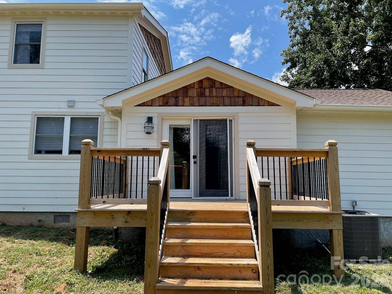 255 Dix Creek No 1 RD, Leicester, NC 28748
