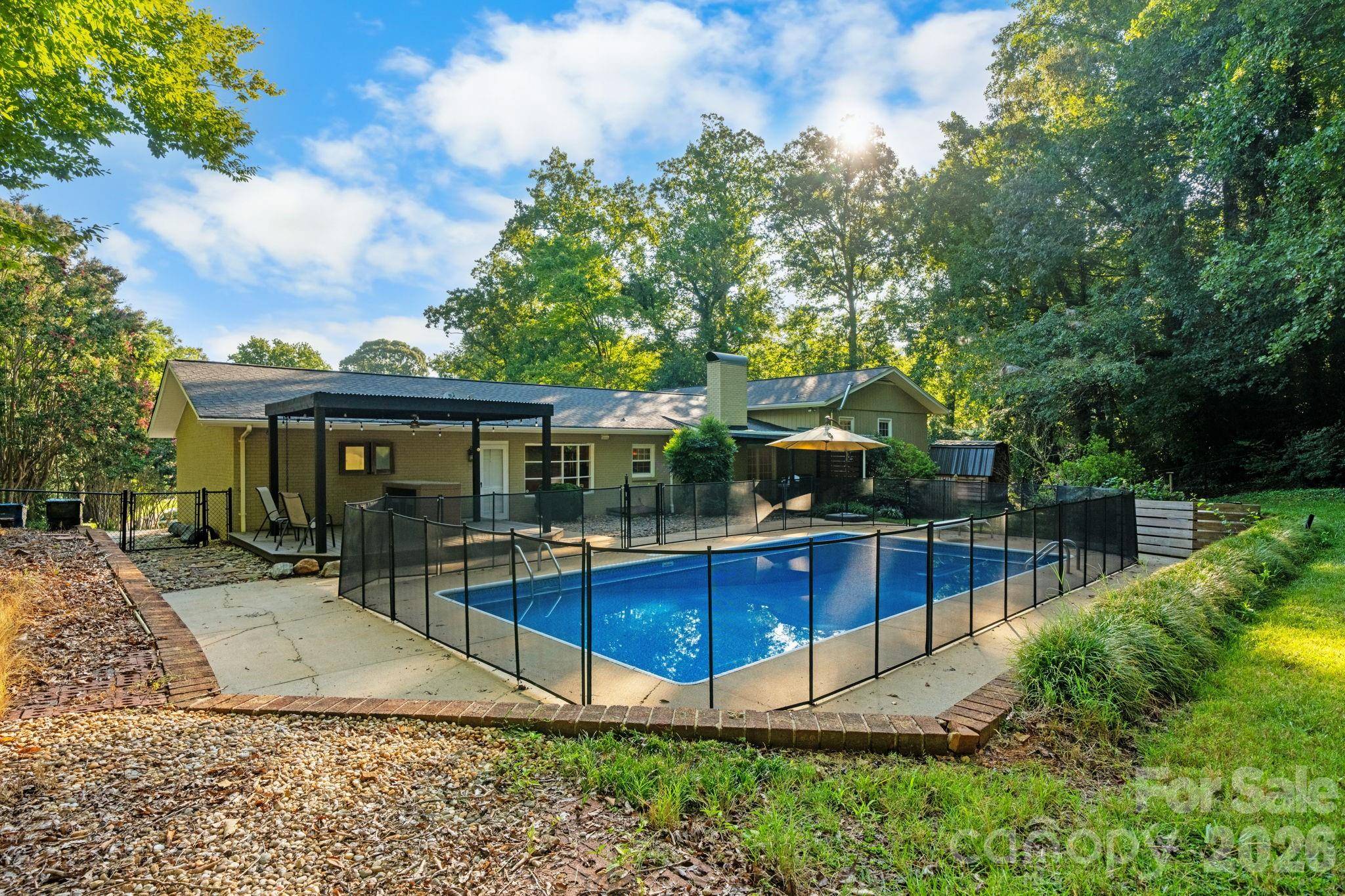 2015 12th Street DR NW, Hickory, NC 28601