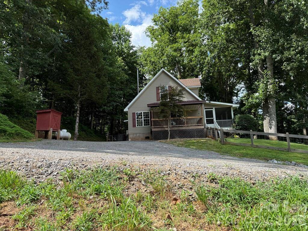 206 Bethabara LOOP, Hayesville, NC 28904