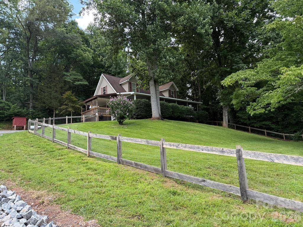 206 Bethabara LOOP, Hayesville, NC 28904
