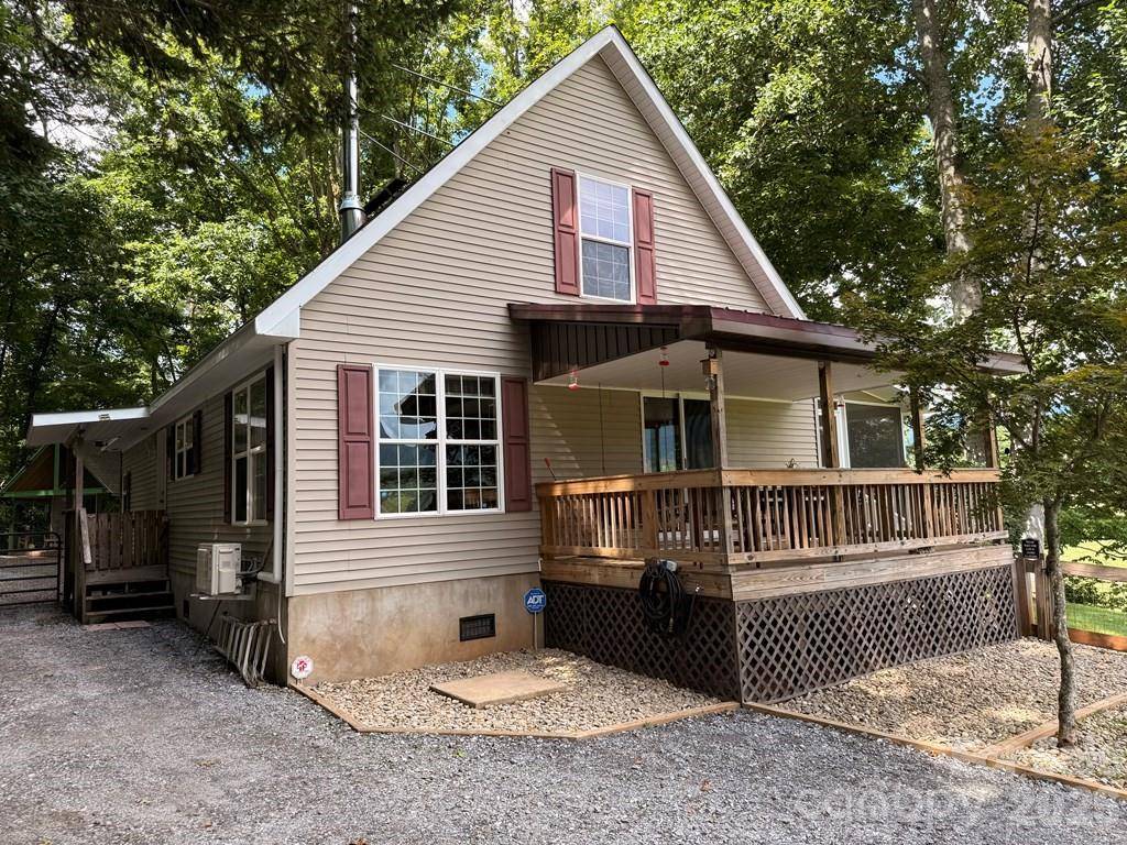 206 Bethabara LOOP, Hayesville, NC 28904