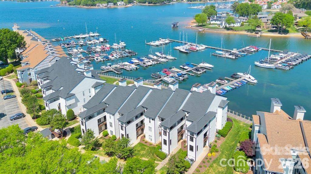 18755 Vineyard Point LN, Cornelius, NC 28031