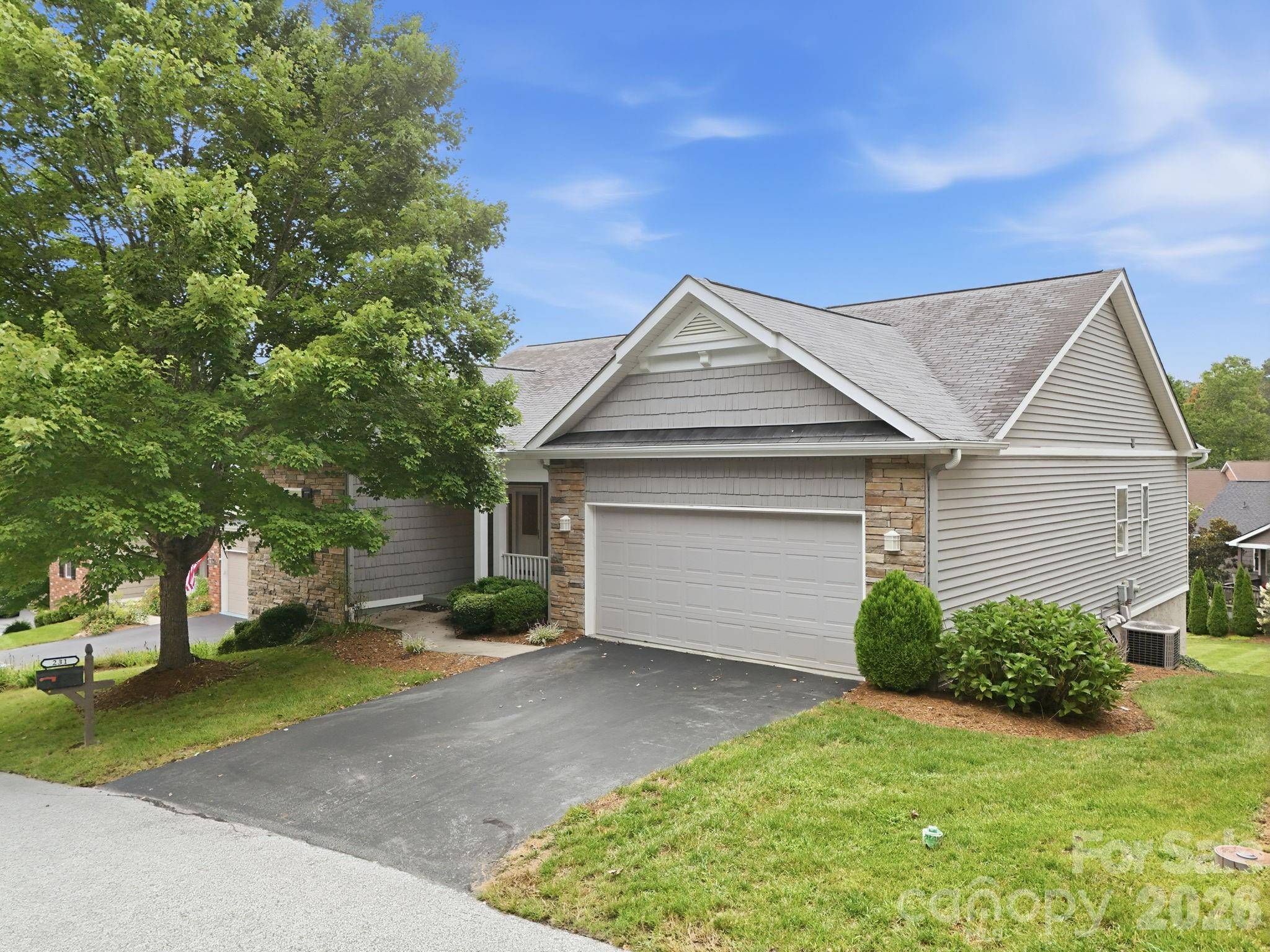 231 Shaws Creek Farm RD, Laurel Park, NC 28739