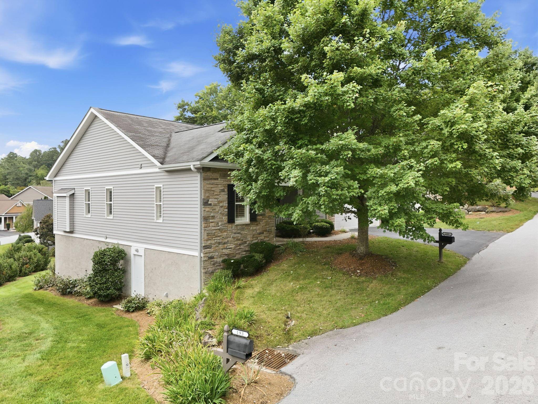 231 Shaws Creek Farm RD, Laurel Park, NC 28739