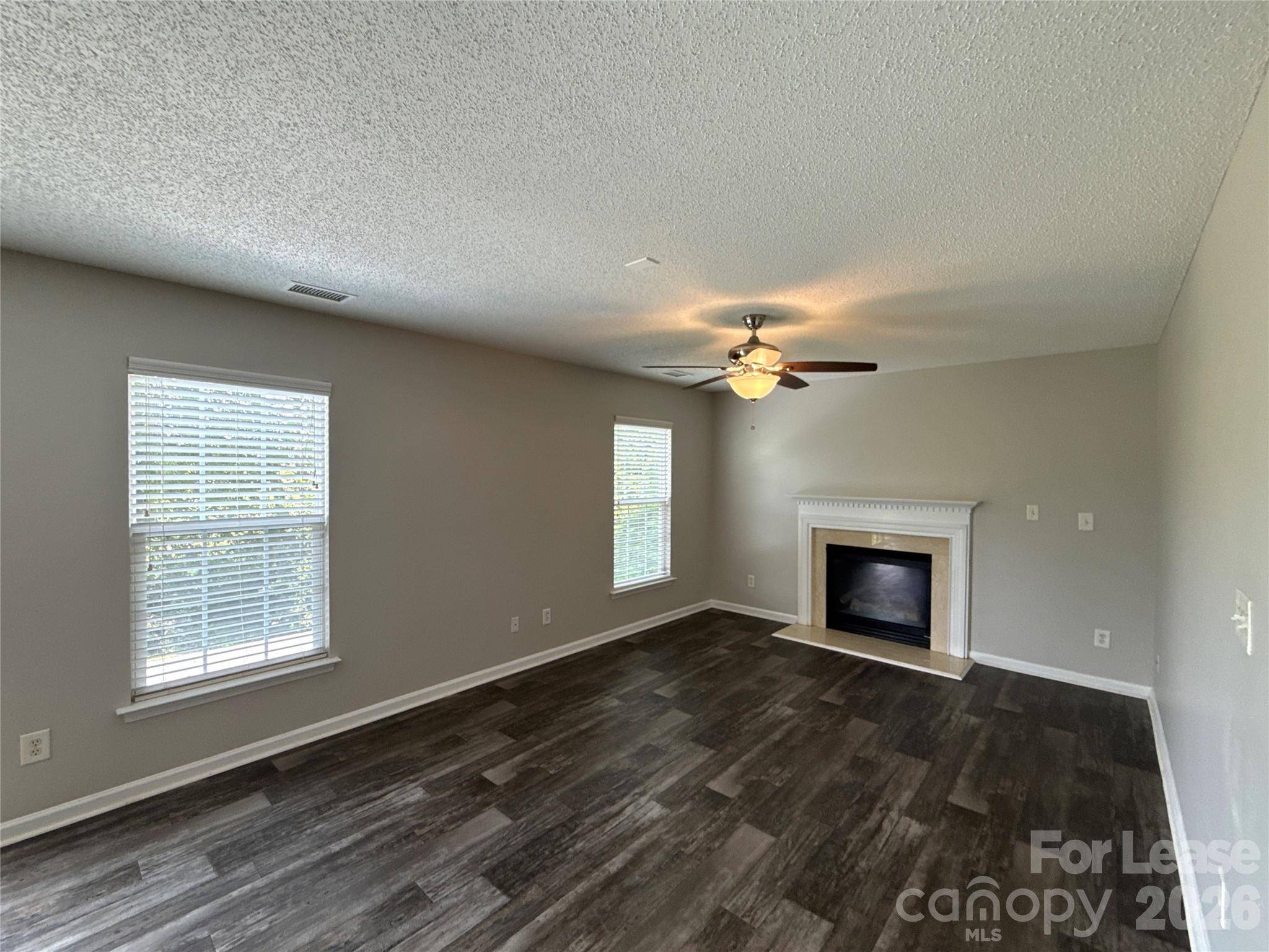 1032 Meadowbrook LN SW, Charlotte, NC 28027