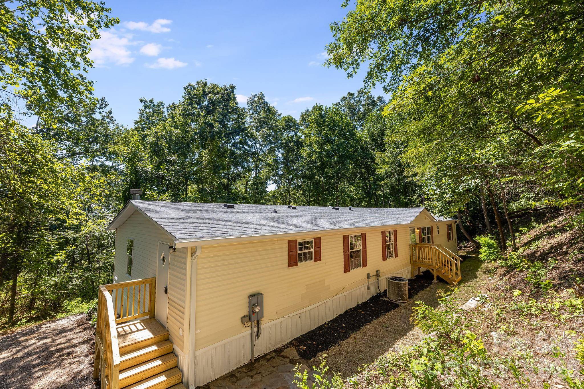 81 Spring Mountain RD, Fairview, NC 28730