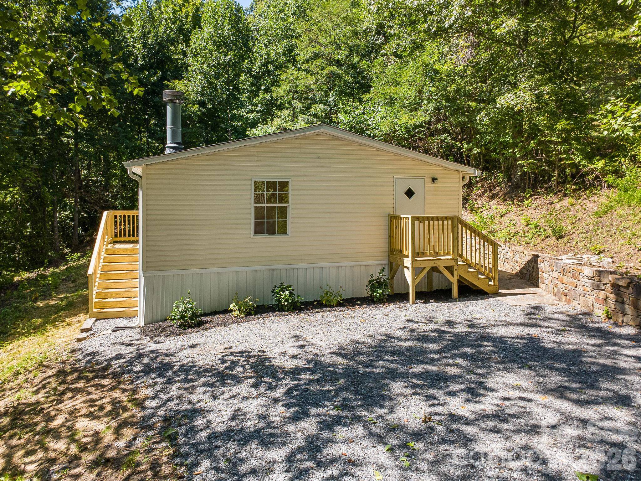 81 Spring Mountain RD, Fairview, NC 28730