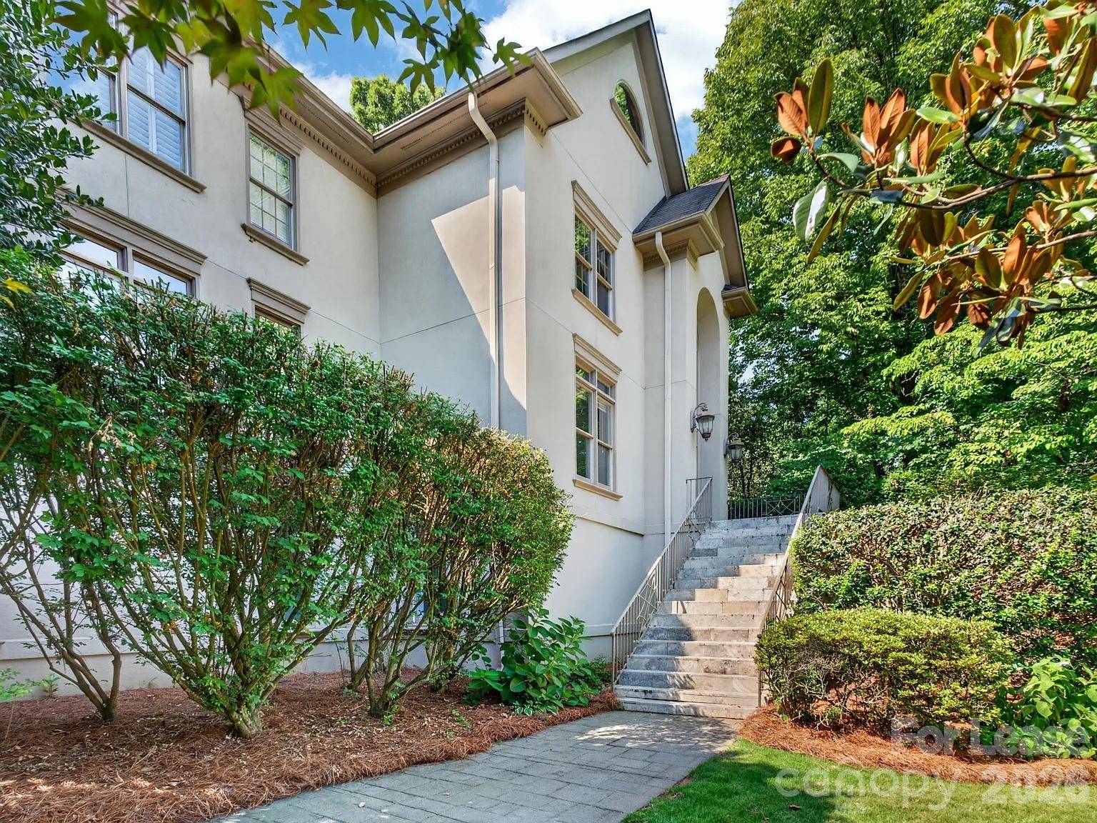 4811 Old Course DR, Charlotte, NC 28277