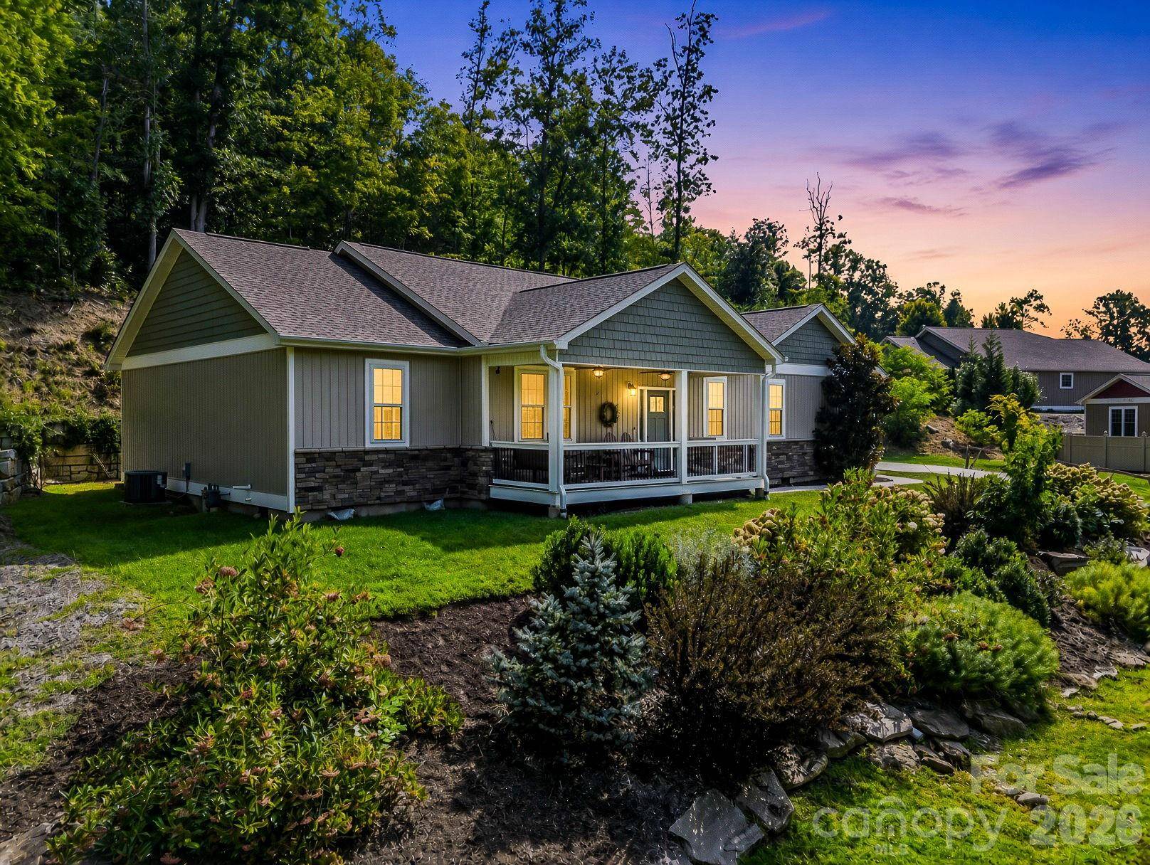 39 Village Overlook LOOP, Swannanoa, NC 28778
