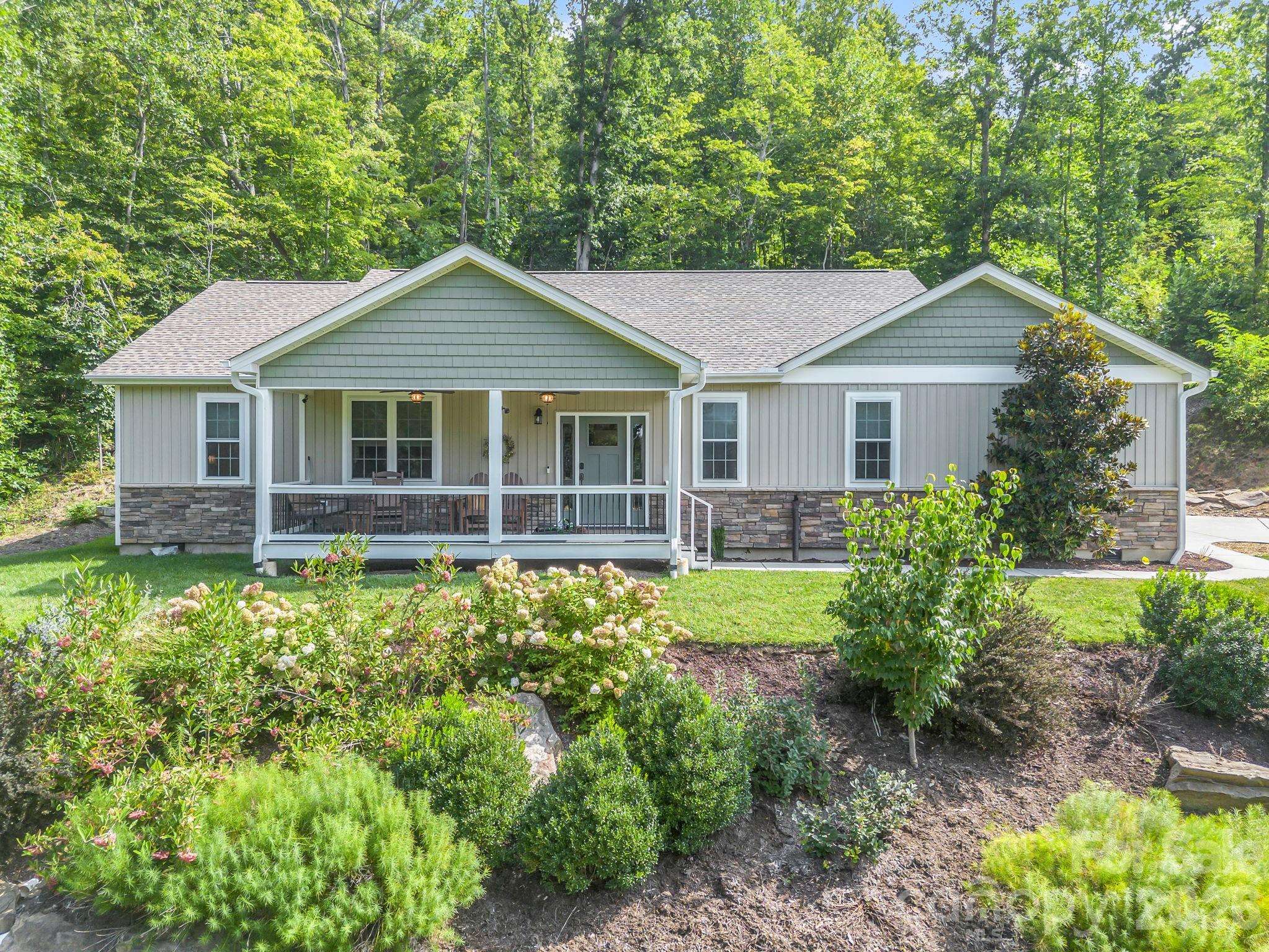 39 Village Overlook LOOP, Swannanoa, NC 28778