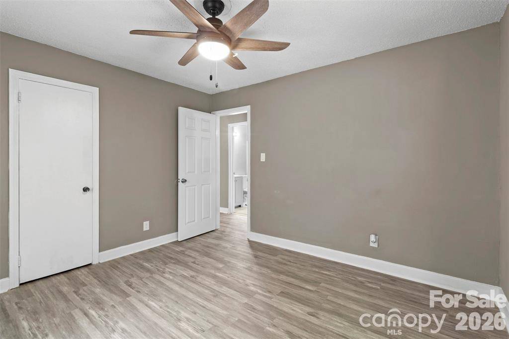 2516 Remington ST, Charlotte, NC 28216