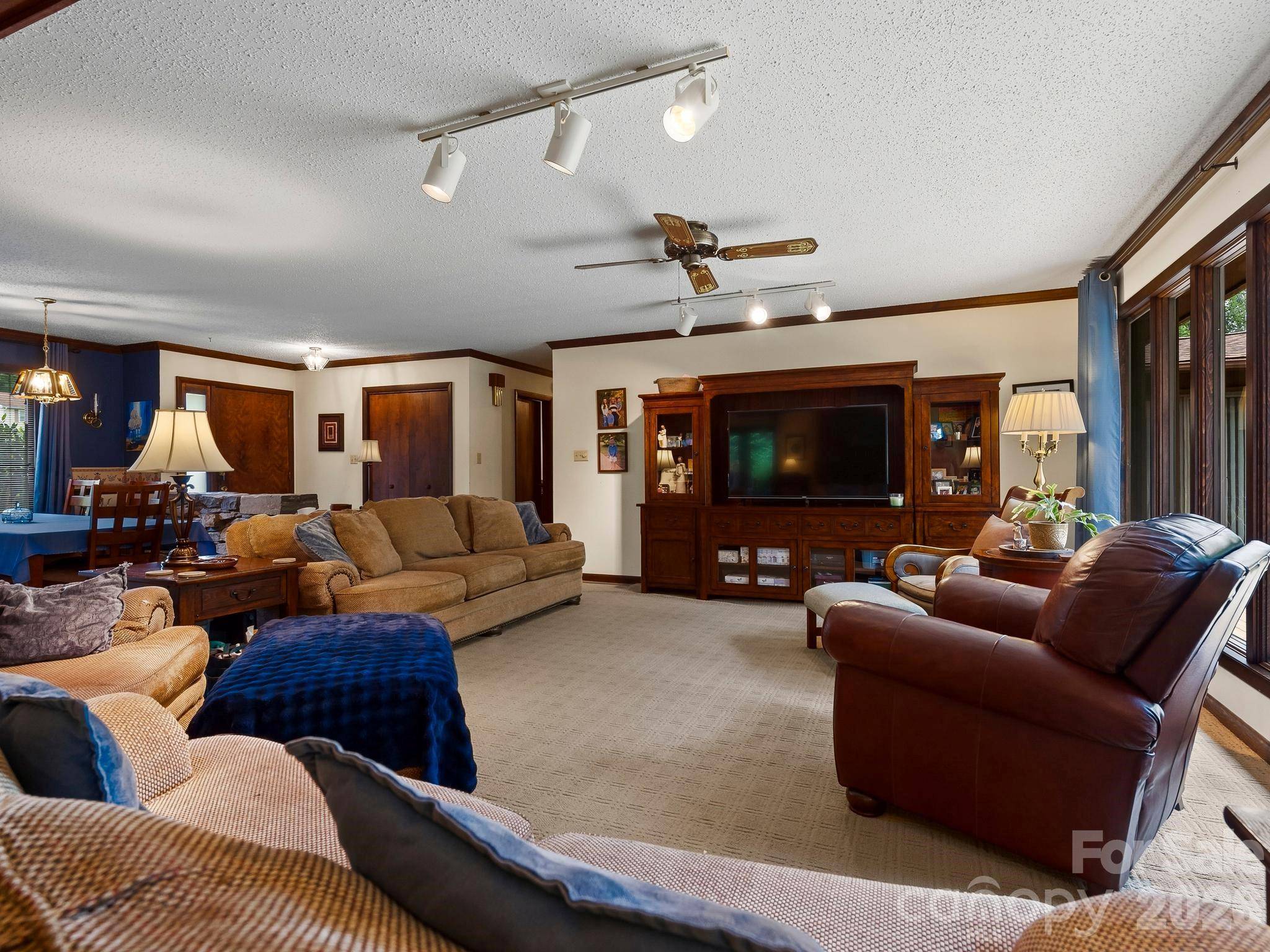 343 White Pine DR, Fletcher, NC 28732