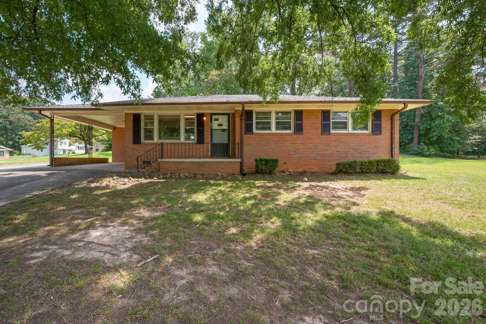 901 S 10th ST, Bessemer City, NC 28016