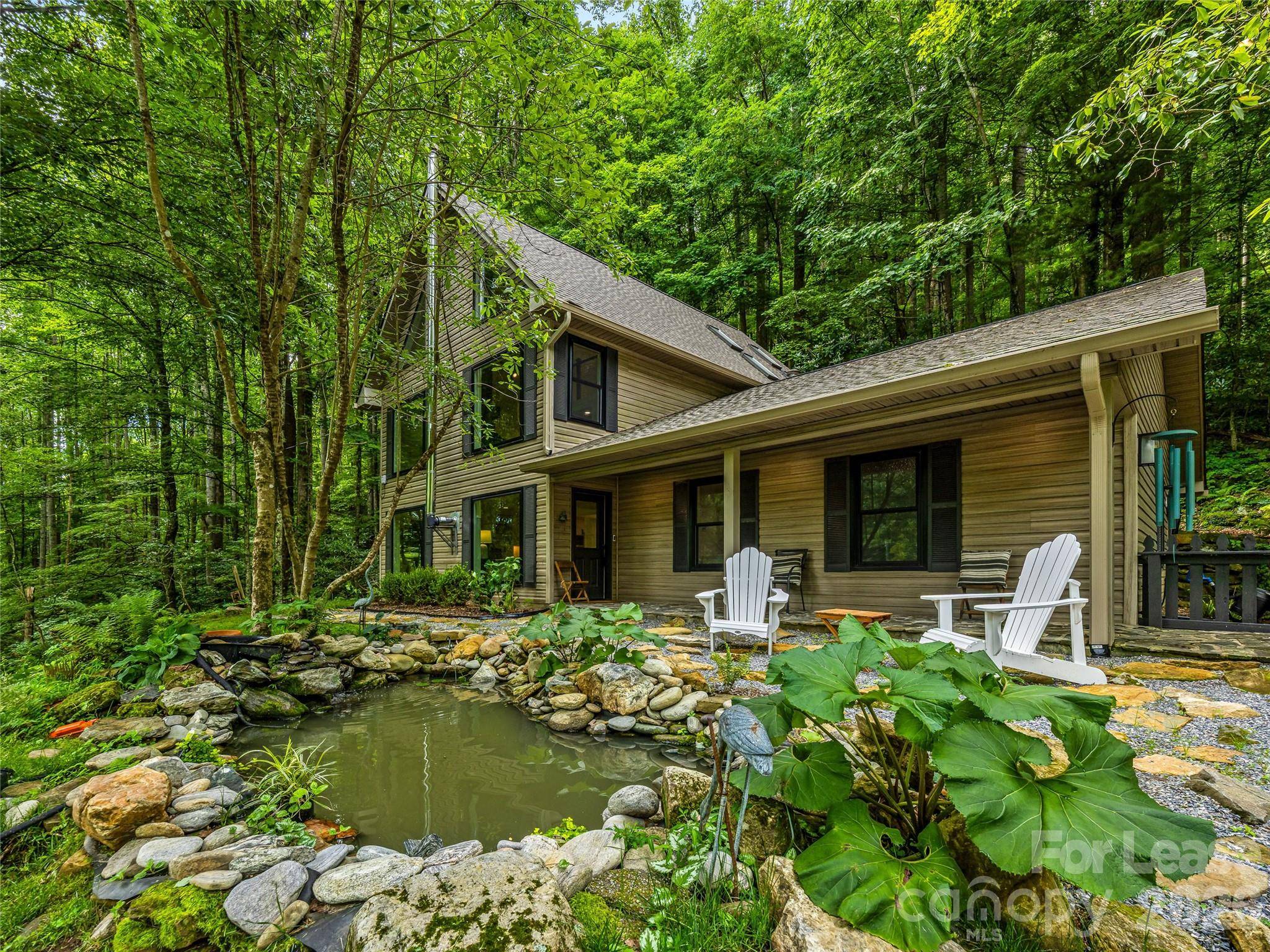 81 Summer Trees LN, Burnsville, NC 28714