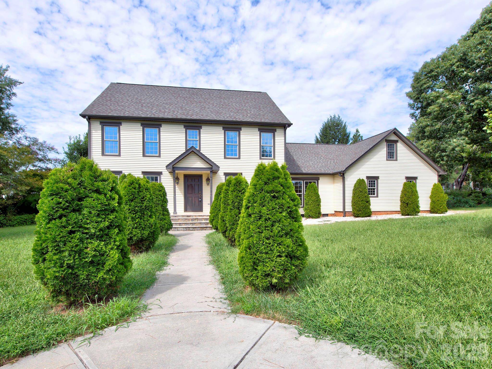 1401 Heatherloch DR, Gastonia, NC 28054