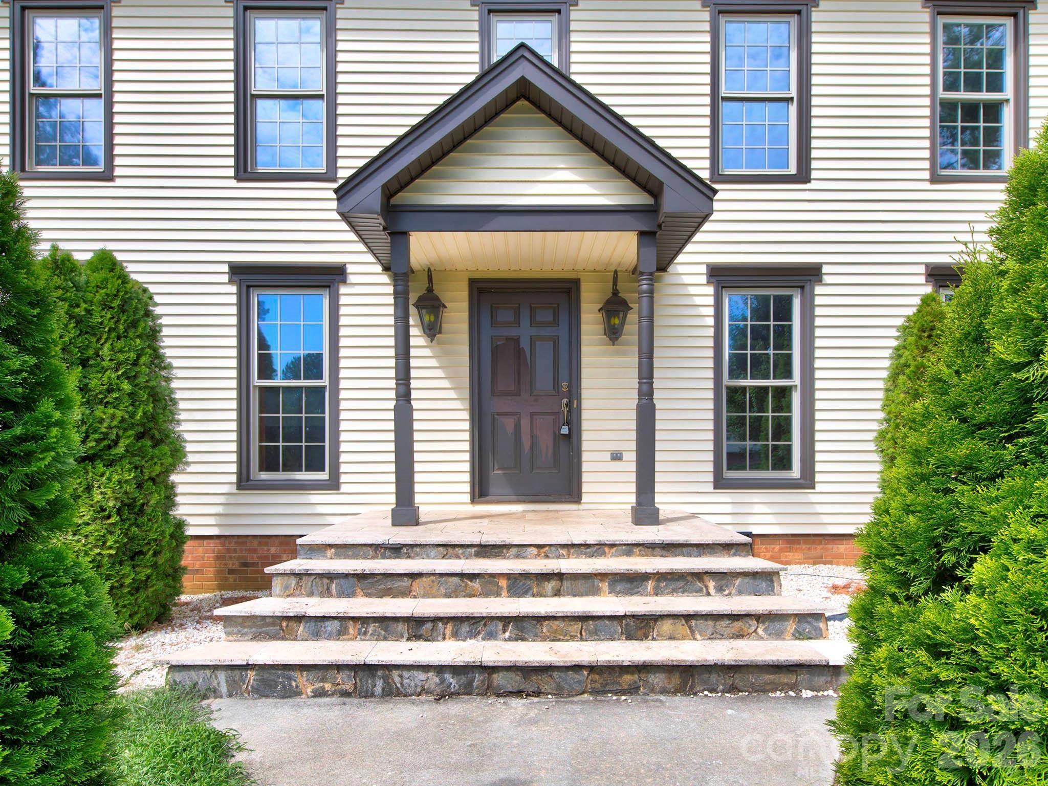 1401 Heatherloch DR, Gastonia, NC 28054