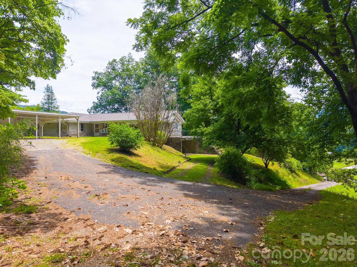 222 Mitchell Mountain RD, Bryson City, NC 28713
