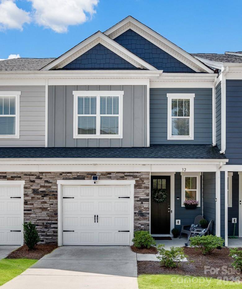 32 Woodsdale PL SE, Concord, NC 28025
