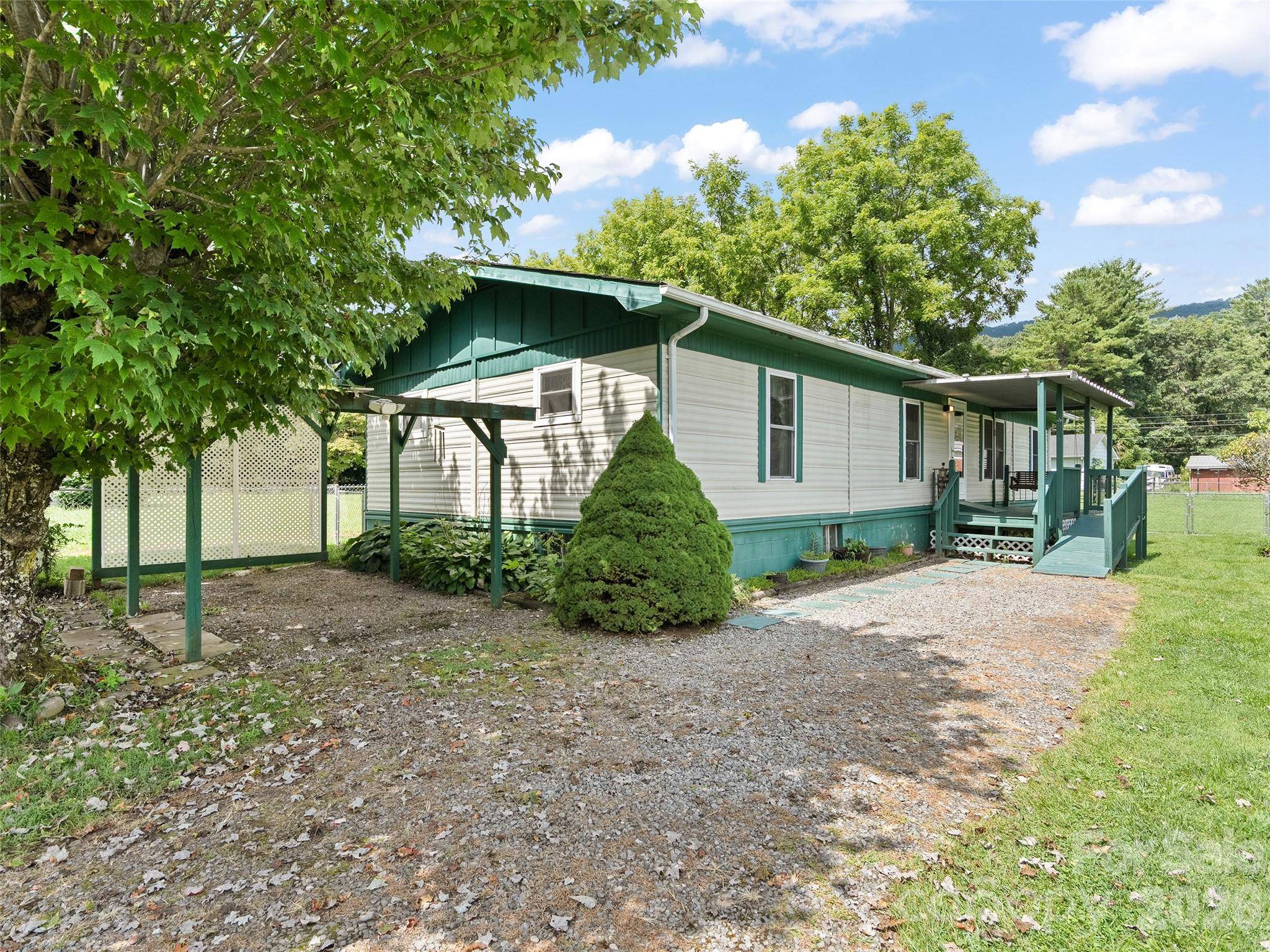 1254 Sulphur Springs RD, Waynesville, NC 28786
