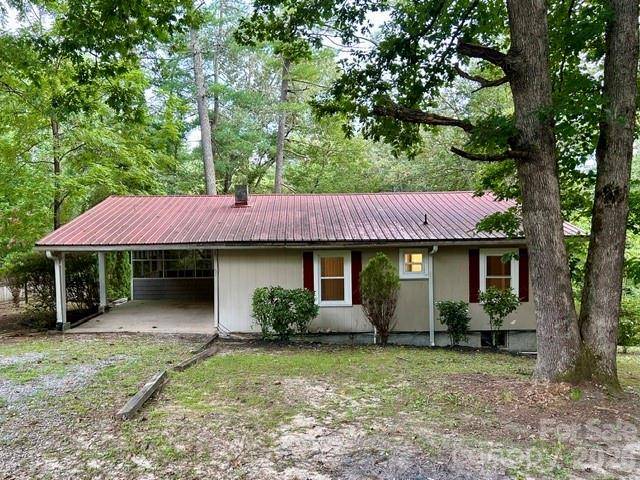 62 Kinard LN, Penrose, NC 28766