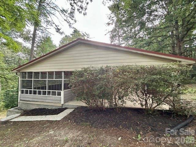 62 Kinard LN, Penrose, NC 28766