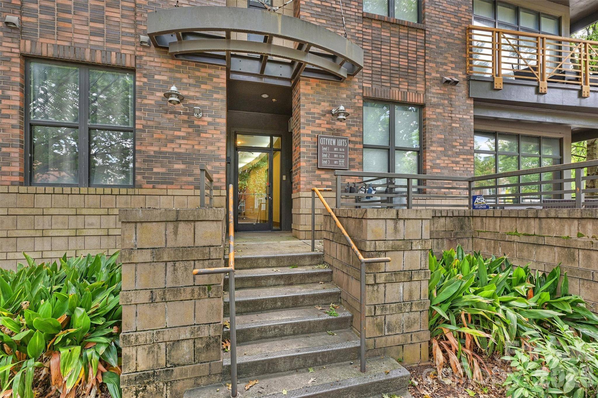694 N Davidson ST, Charlotte, NC 28202