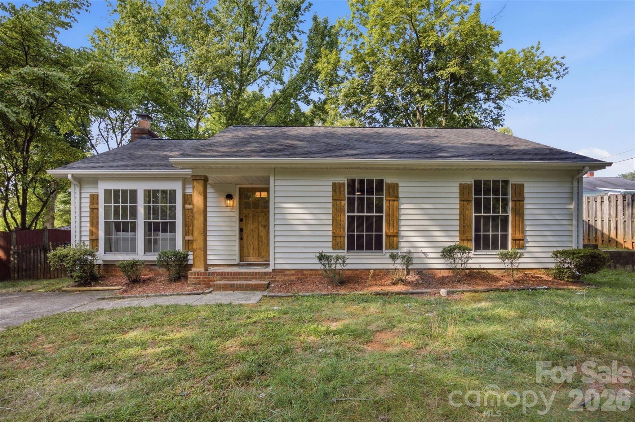 8056 Lawyers RD, Charlotte, NC 28227