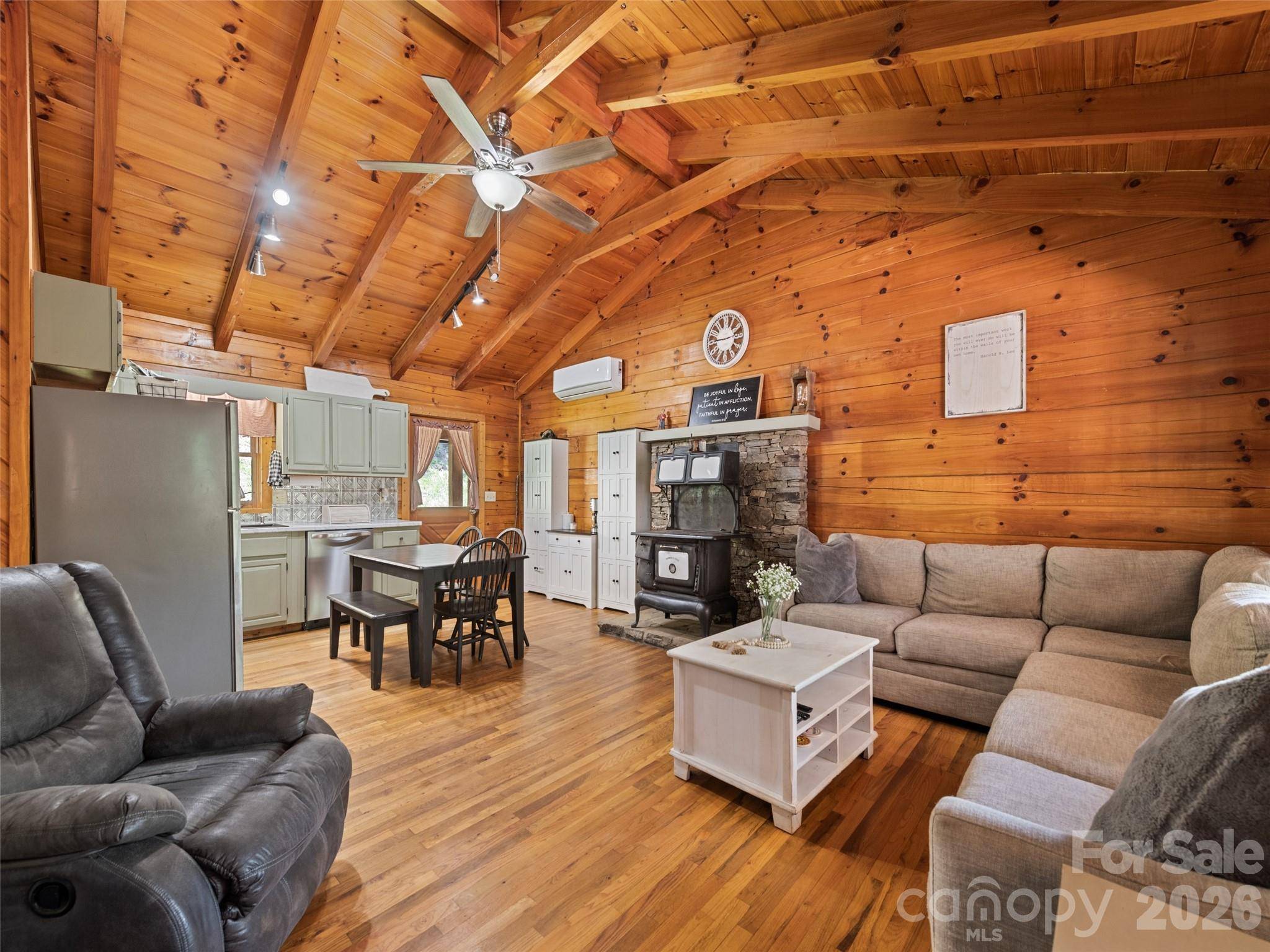 367 Robinson RD, Clyde, NC 28721