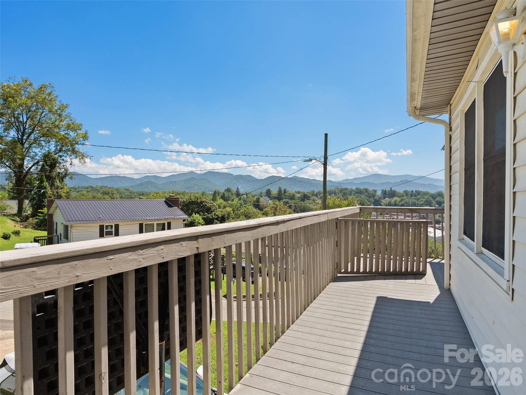 83 Rocky ST, Canton, NC 28716