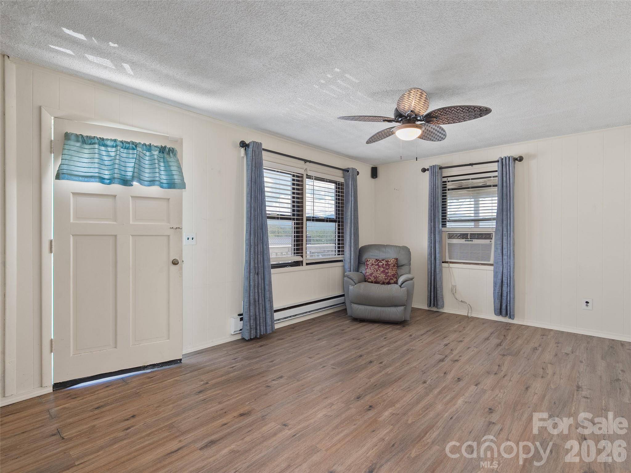 83 Rocky ST, Canton, NC 28716