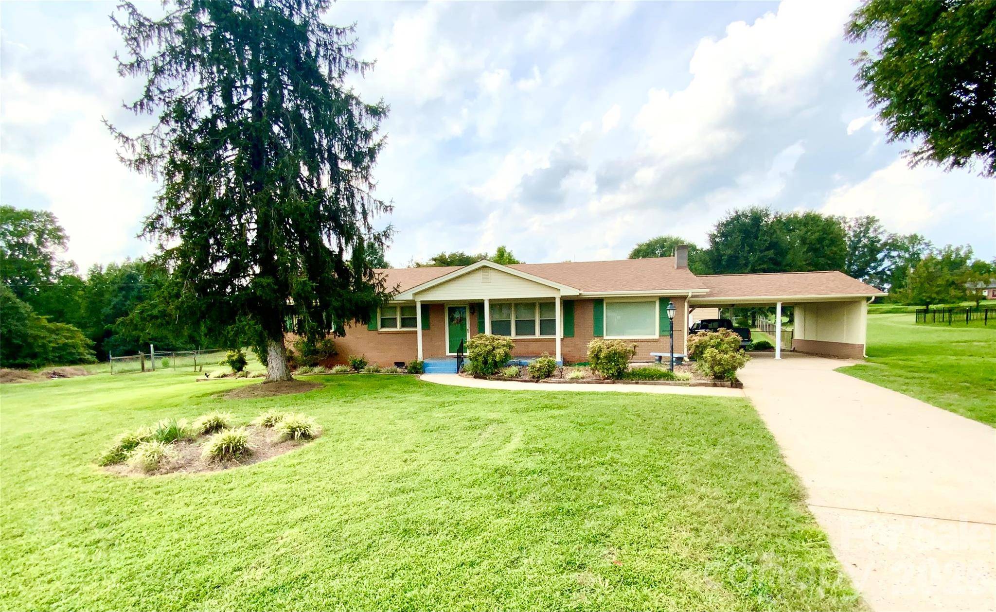1749 Oak Grove Church RD, Ellenboro, NC 28040