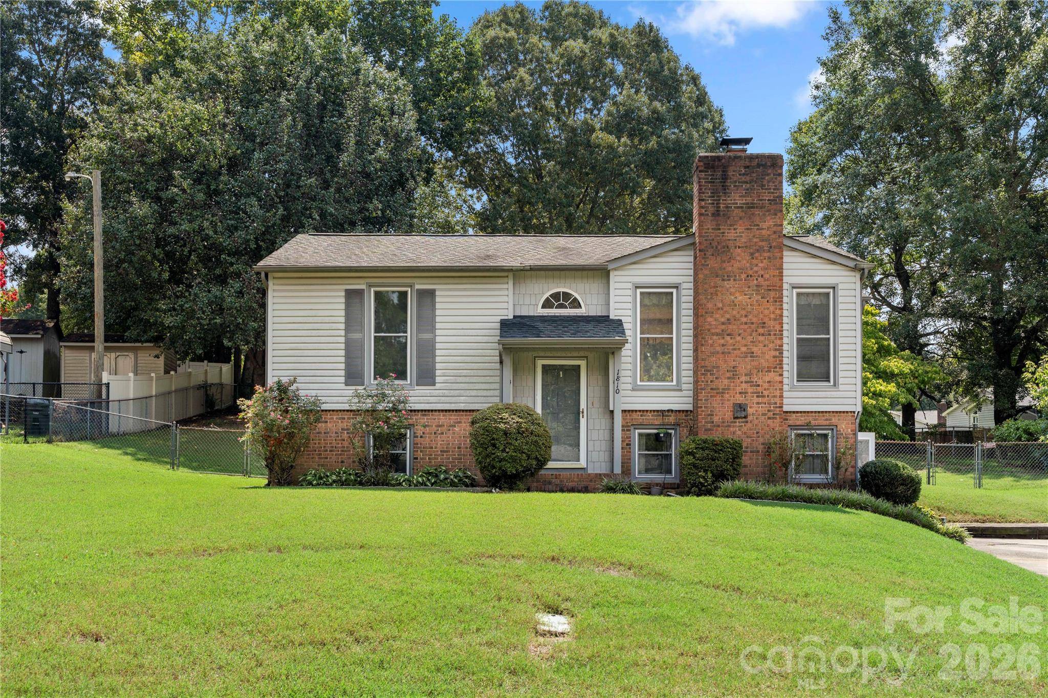 1810 Oak Hollow RD, Gastonia, NC 28054