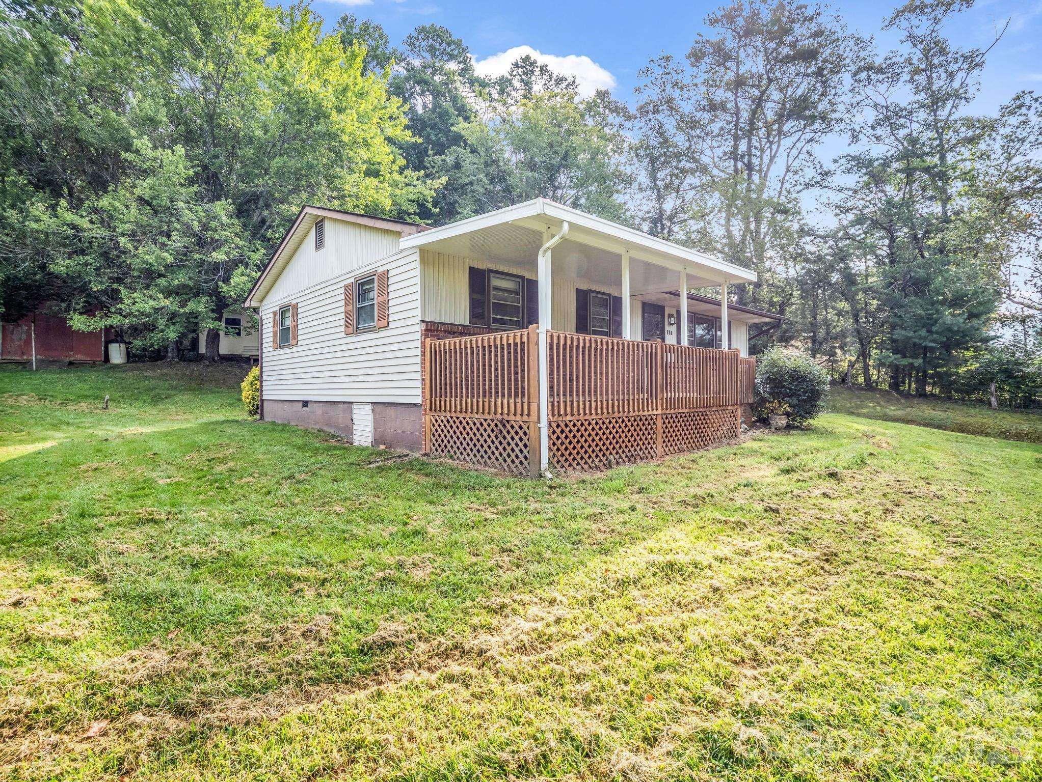 375 Bee Tree RD, Swannanoa, NC 28778