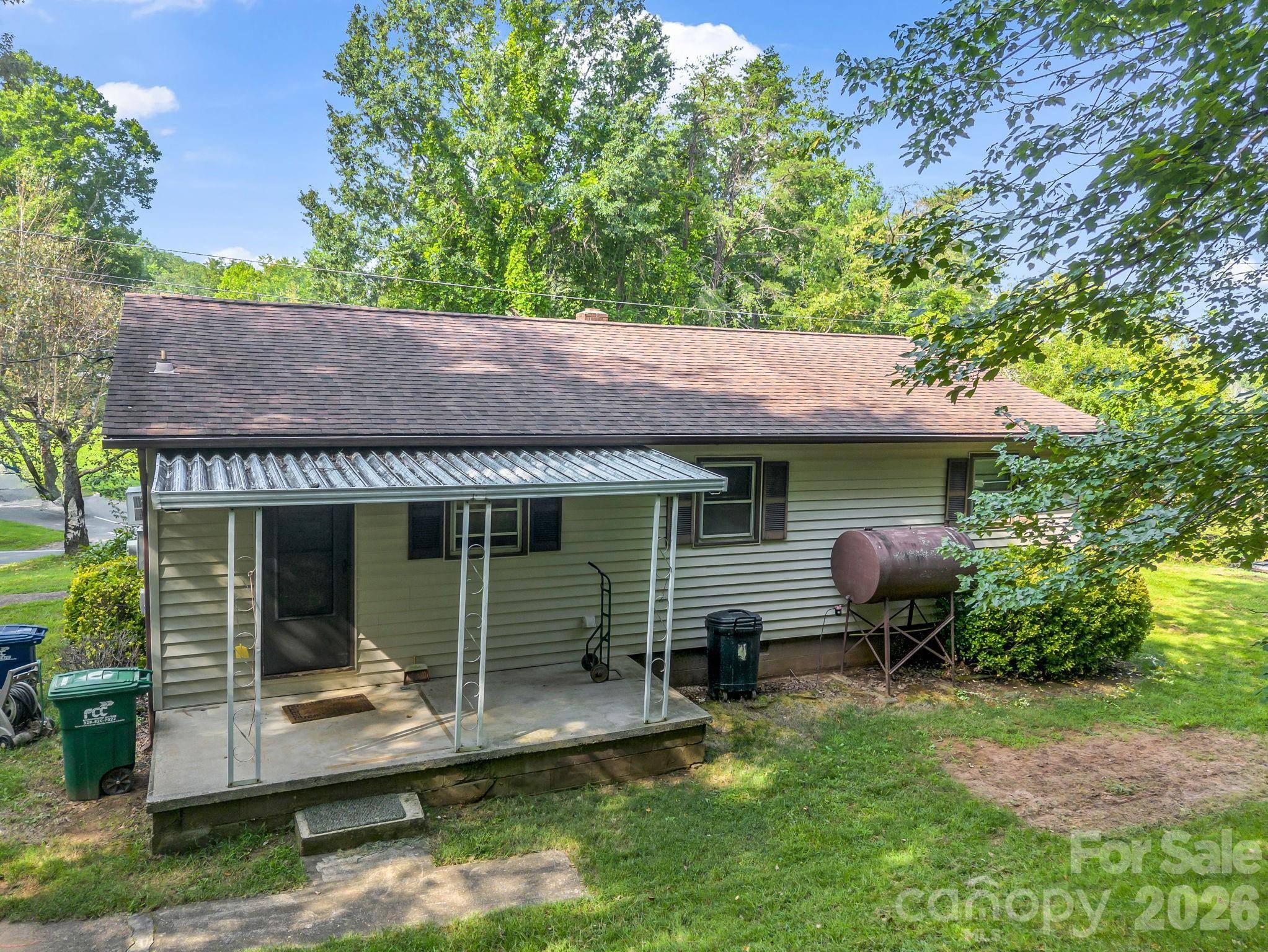 375 Bee Tree RD, Swannanoa, NC 28778