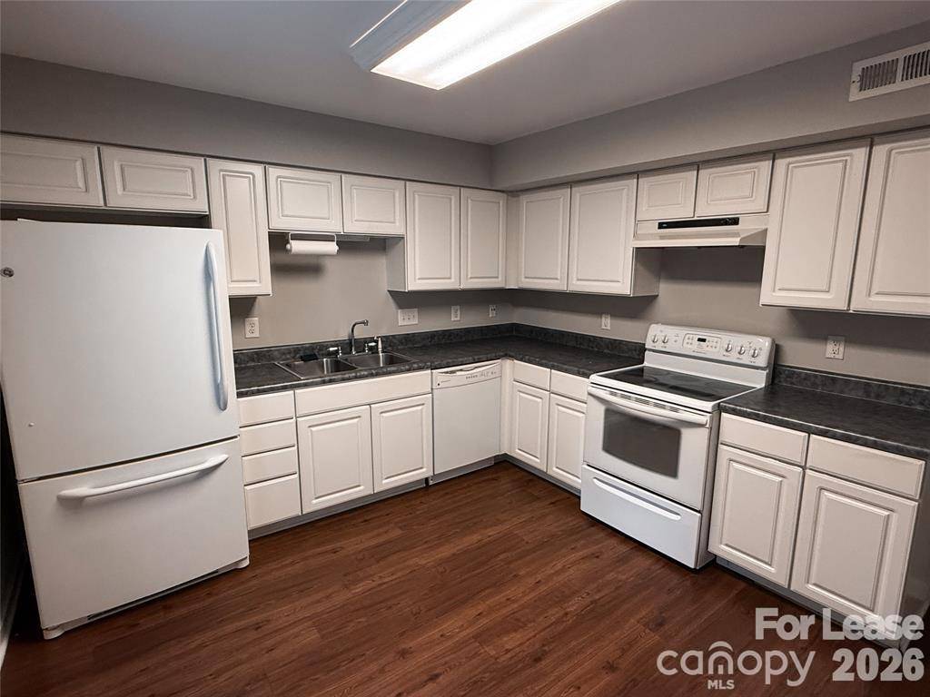11037 Hunter Trail LN, Charlotte, NC 28226