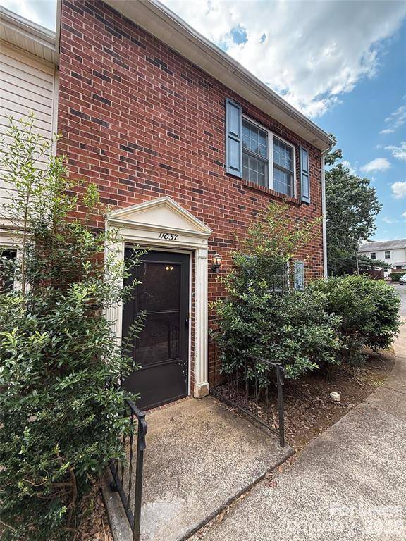 11037 Hunter Trail LN, Charlotte, NC 28226
