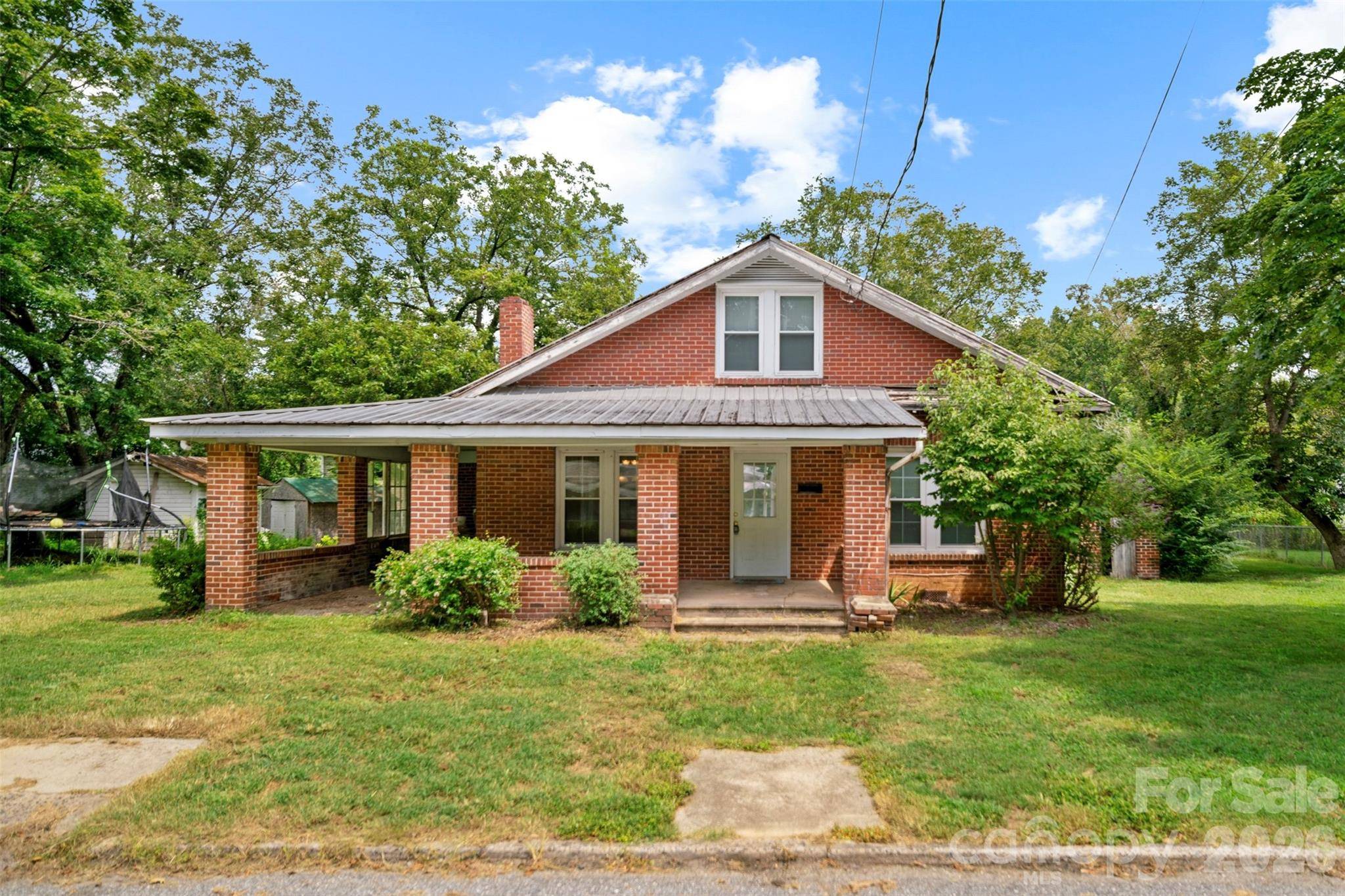 116 Whitesides ST, Cherryville, NC 28021