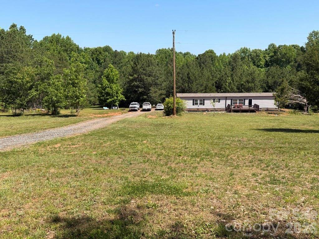 365-A Guernsey LN, Roebuck, SC 29376