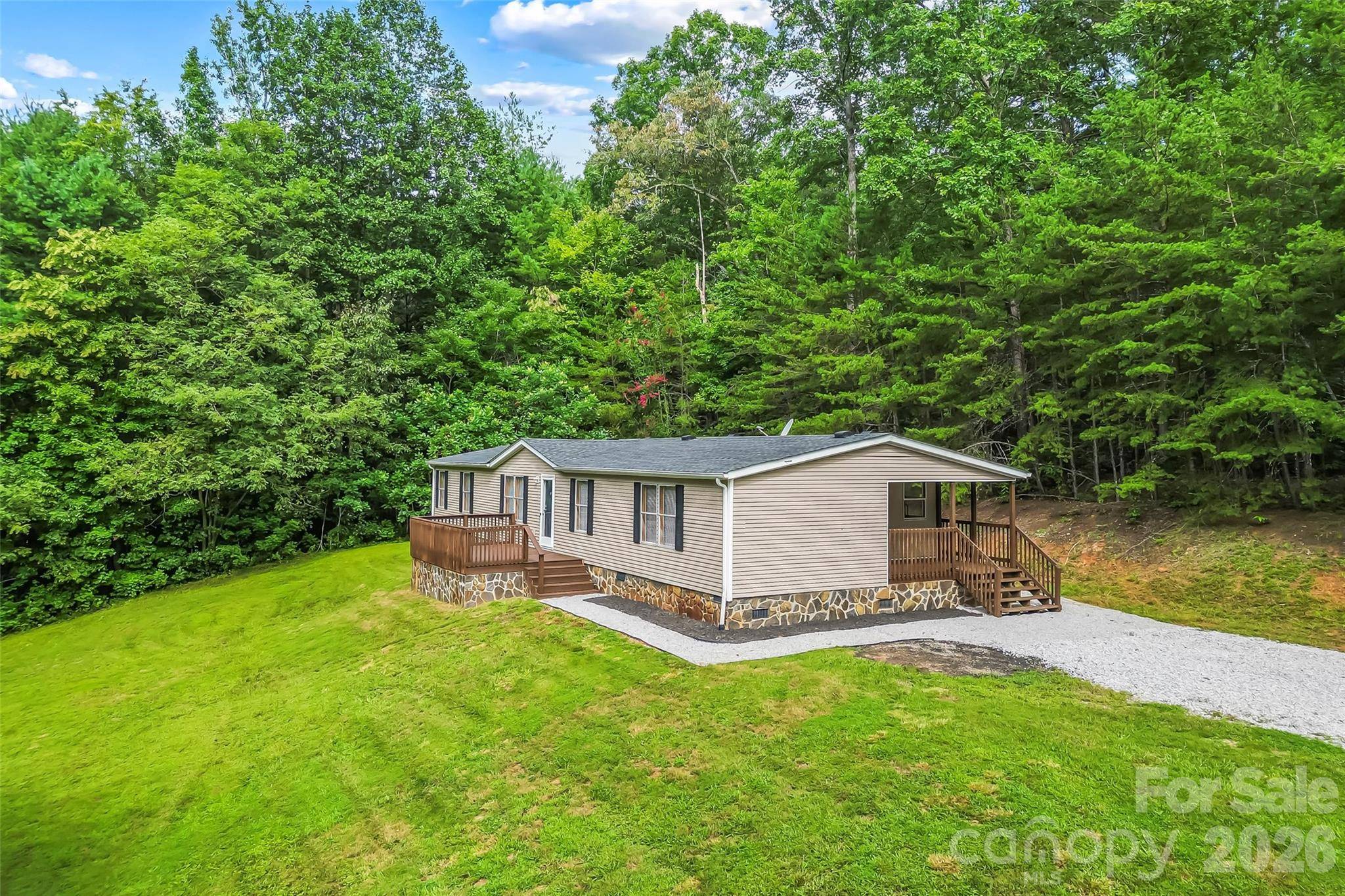 390 Stacy Hollow DR, Marion, NC 28752