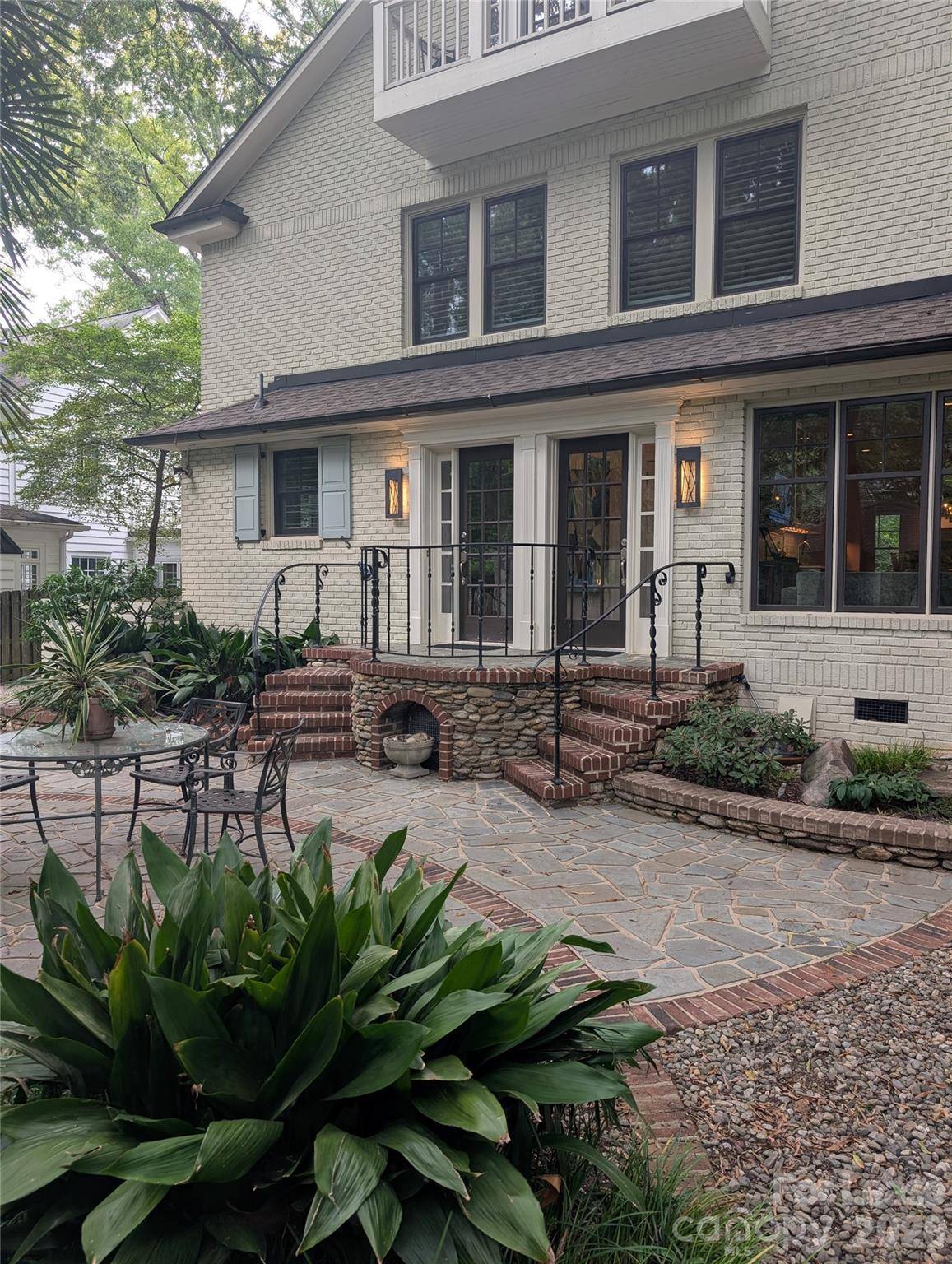 923 Henley PL, Charlotte, NC 28207