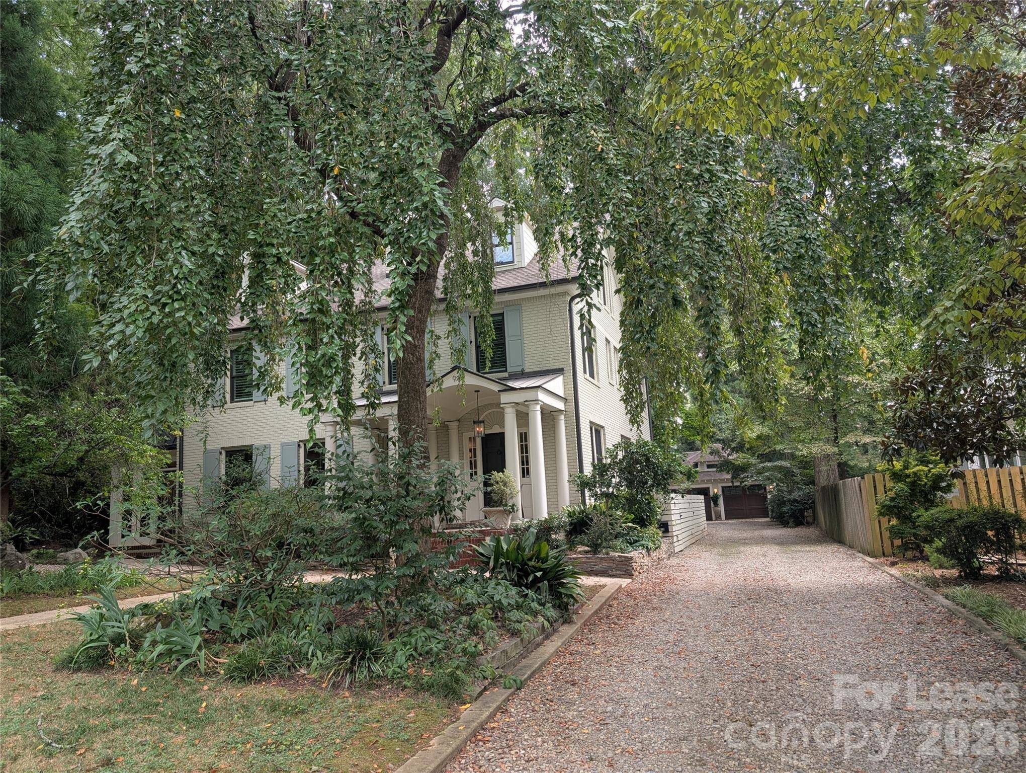 923 Henley PL, Charlotte, NC 28207