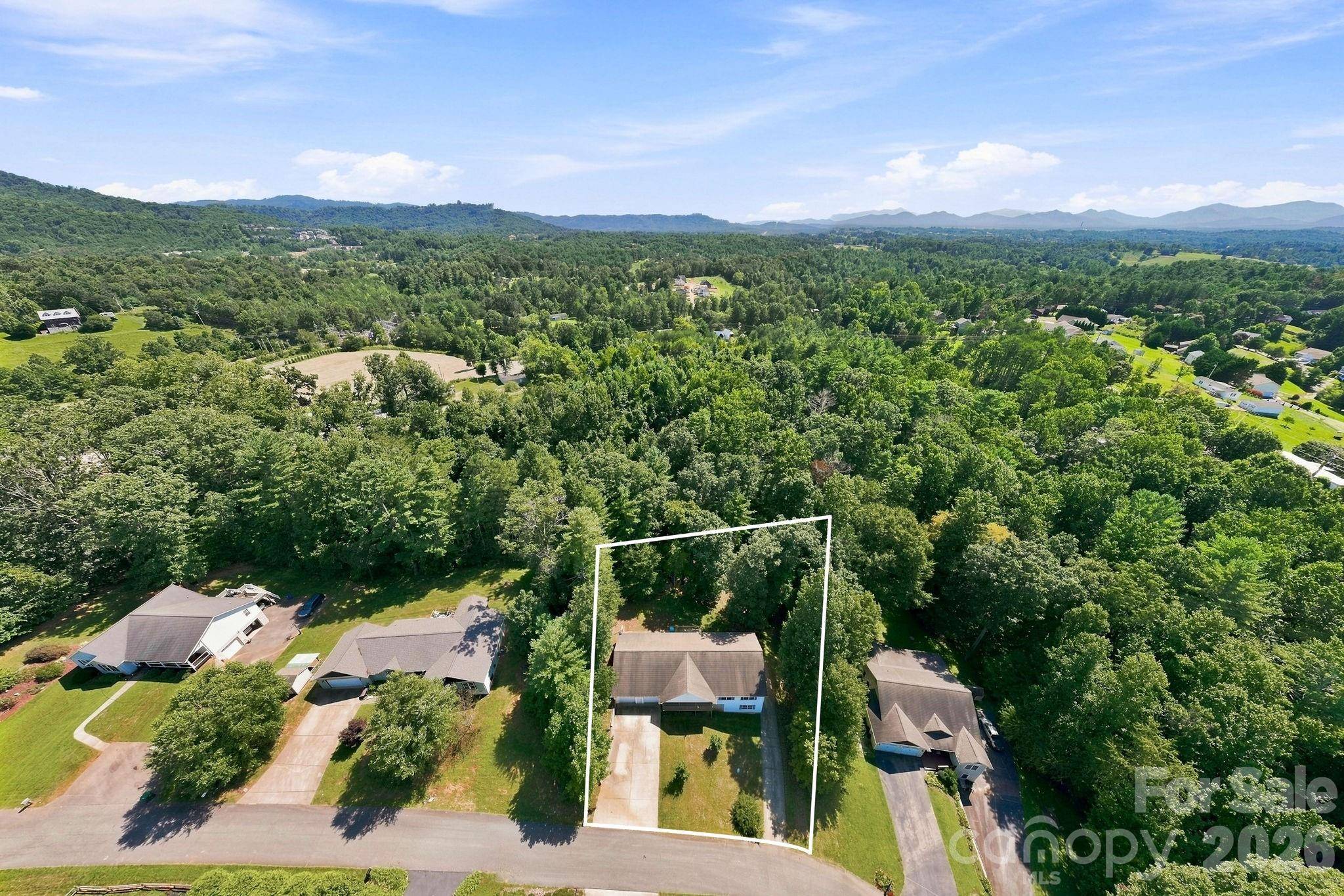 62 Chickwood TRL, Weaverville, NC 28787